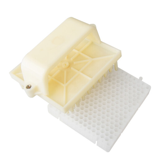 Presă din plastic pentru introducerea polenului în faguri (componenta pentru dispozitivul de introducere polen in stup)