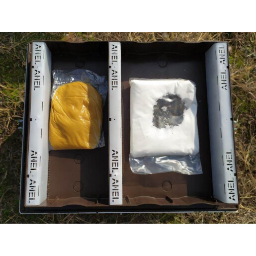 Hranitor cu doua compartimente, 4+3 Kg, pentru 10 rame Dadant