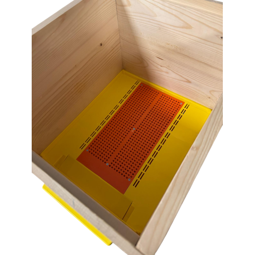 Stup din lemn de brad pentru 10 rame Dadant 1/1 – cu fund antivarooa din plastic si colector de polen, cuib 1/1, podișor și capac cu tablă zincată