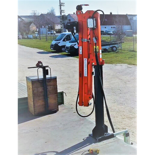 Macara apicola, lungime 3 m, inaltime 2 m, greutate la varf 100 kg si ridicare butoi 300 kg la mijloc