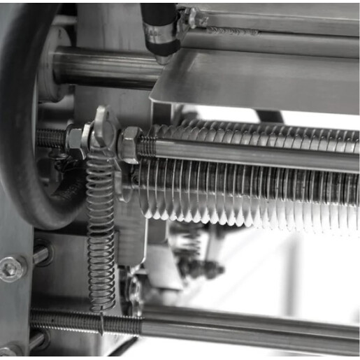 Mașină automată pentru descăpăcit rame Dadant, 230V, lungime 1500 mm, cu alimentare pe lanț și sistem dublu de descăpăcire - PREMIUM LINE LYSON