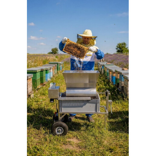 VARROA EXTRACTOR® – aparat profesional pentru monitorizarea și controlul mecanic al parazitului Varroa destructor, alimentare 12 V