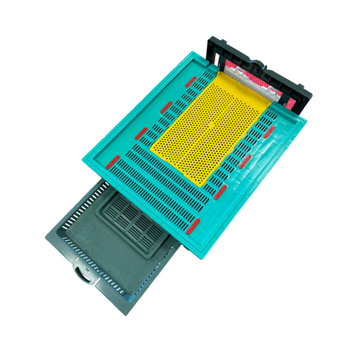 Soclu (fund stup) din plastic 490 x 420 mm pentru 10 rame, cu colector de polen integrat, antivarroa și urdiniș cu grilă antișoareci