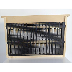 Rama crestere matci cu gratie Hanneman, sipca si accesorii Nicot, din lemn, 470mm x 300mm (Dadant 1/1)