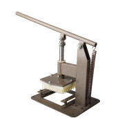 Dispozitiv metalic profesional pentru introducere/presare polen în faguri – 20×16 cm -  presă polen neinclusă
