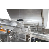 Linie profesională de extracție a mierii LYSON Professional Premium Line W20951_P3 – 40 rame, descăpăcitor PREMIUM, melc profesional pentru căpăceală 100 kg/oră, sistem automat electric pentru transferul ramelor – 230V