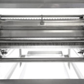 Mașină automată pentru descăpăcit rame Dadant, 230V, lungime 1500 mm, cu alimentare pe lanț și sistem dublu de descăpăcire - PREMIUM LINE LYSON