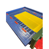 Soclu (fund stup) din plastic 490 x 420 mm pentru 10 rame, cu colector de polen integrat, antivarroa și urdiniș cu grilă antișoareci